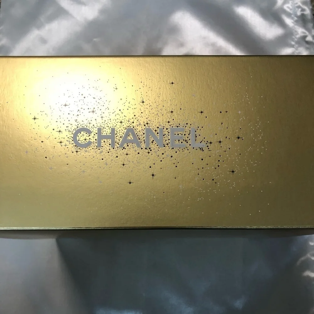 Chanel Box and Tissue Paper - Authentic - Picture 8 of 8